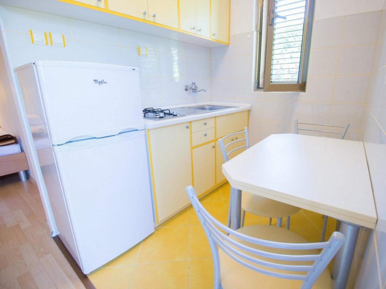 Apartment And Rooms Kristina Baška Екстериор снимка